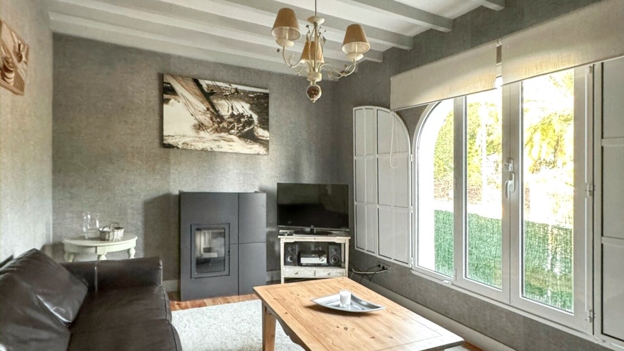Photo of Livingroom in Poo
