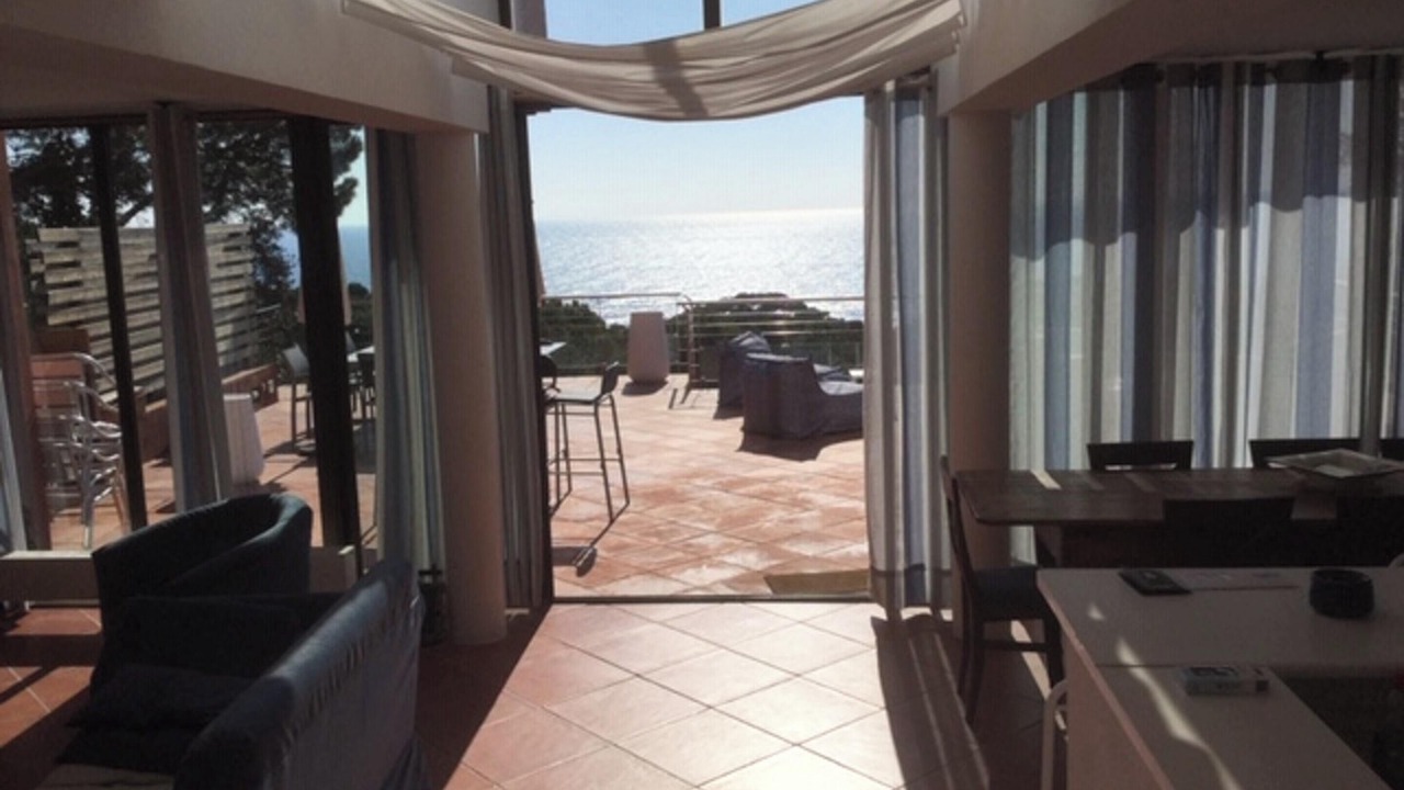 Photo of Livingroom in Tamariu