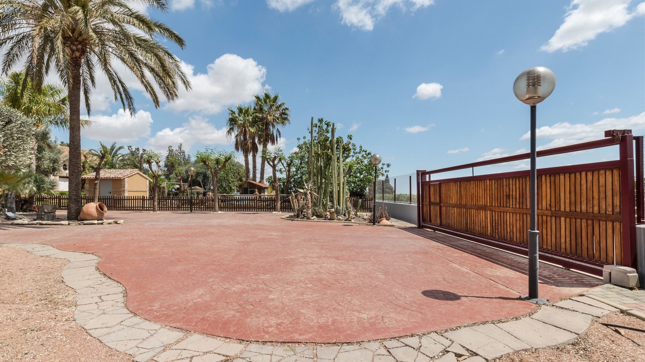 Photo of Outdoor in Librilla