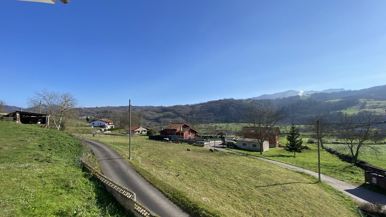 Photo of Outdoor in Parres