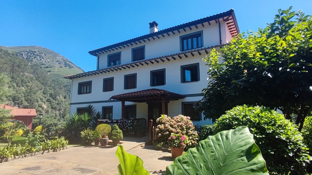 Photo of Outdoor in Panes