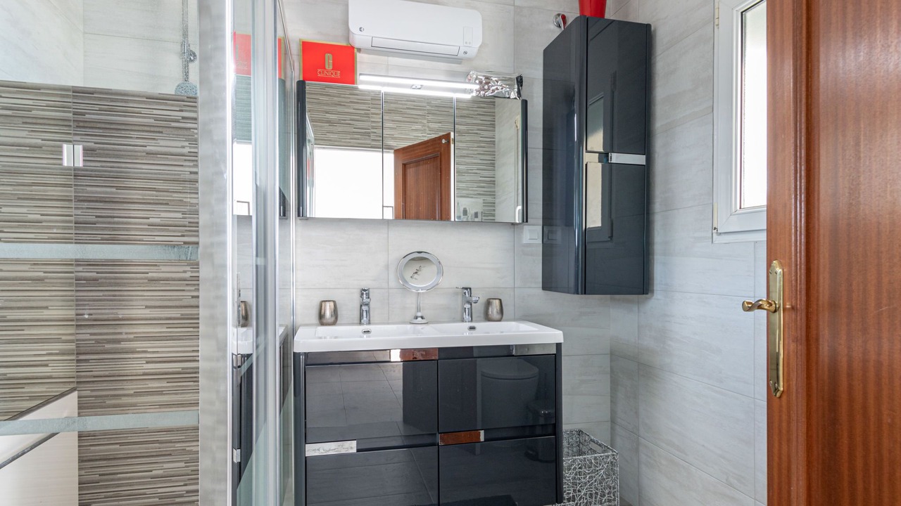 Photo of Bathroom in El Mas Isaac