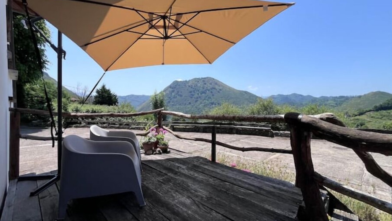 Photo of Patio Balcony in Peruyes