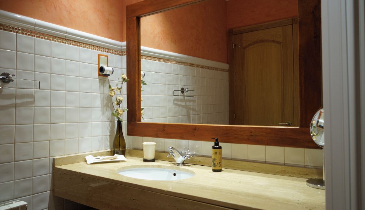 Photo of Bathroom in Fuentes de Penacorada