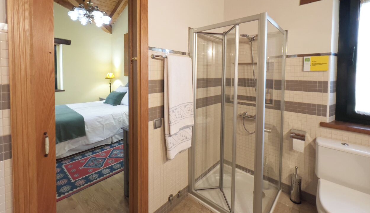 Photo of Bathroom in Fuentes de Penacorada