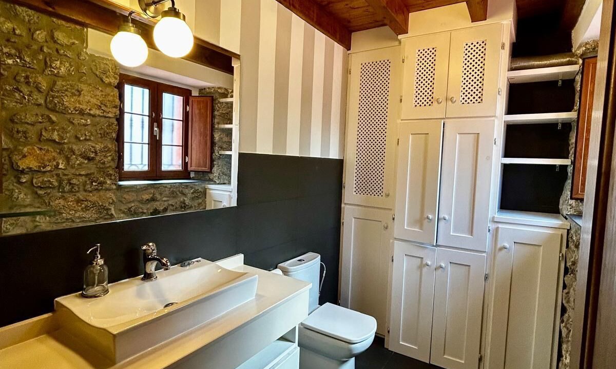 Photo of Bathroom in Penamellera Alta