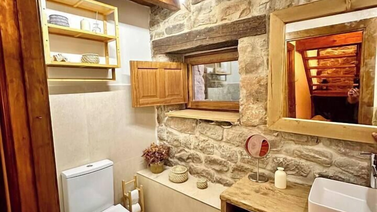 Photo of Bathroom in Yera