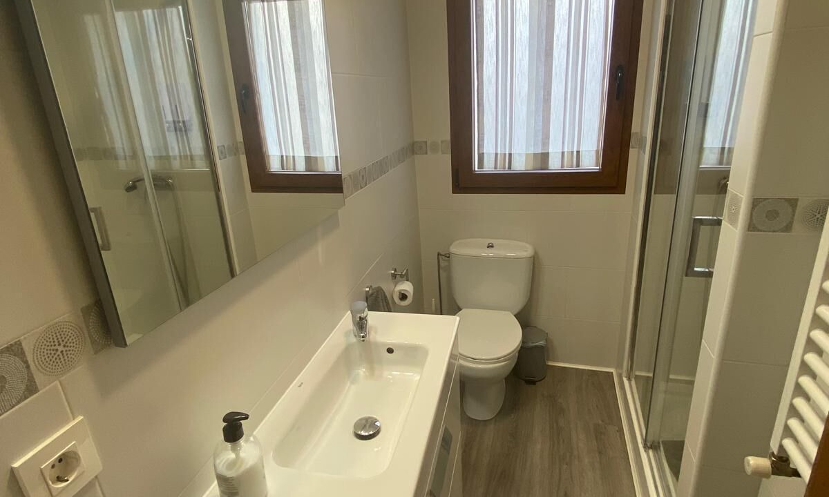 Photo of Bathroom in Fuentemolinos
