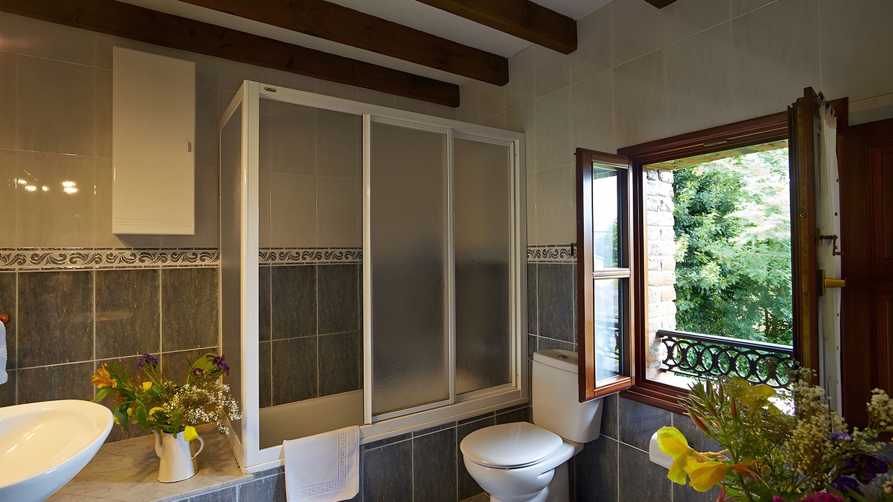 Photo of Bathroom in Llamigo