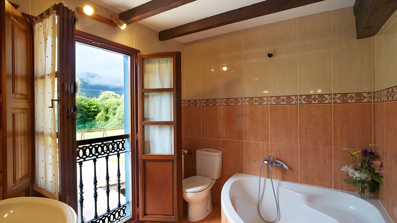 Photo of Bathroom in Llamigo