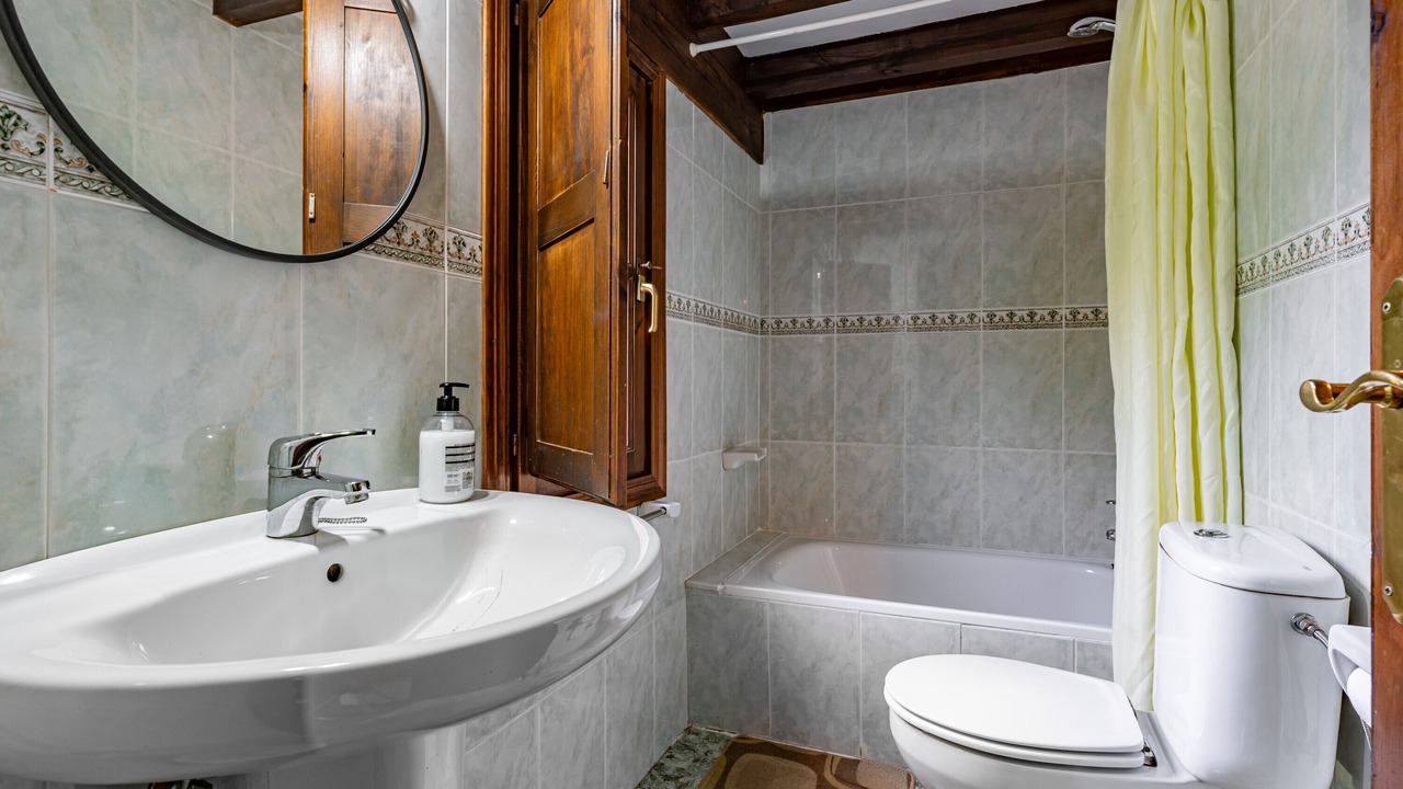 Photo of Bathroom in Santianes de Ola