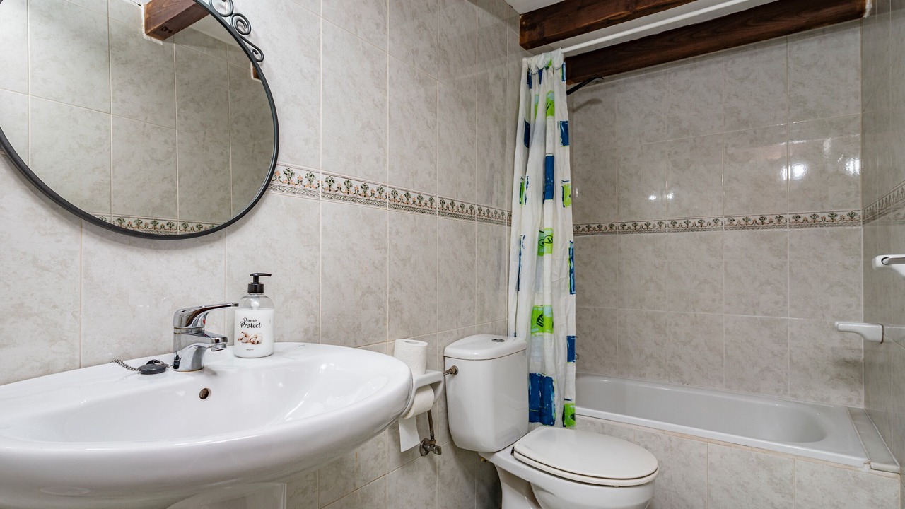 Photo of Bathroom in Santianes de Ola