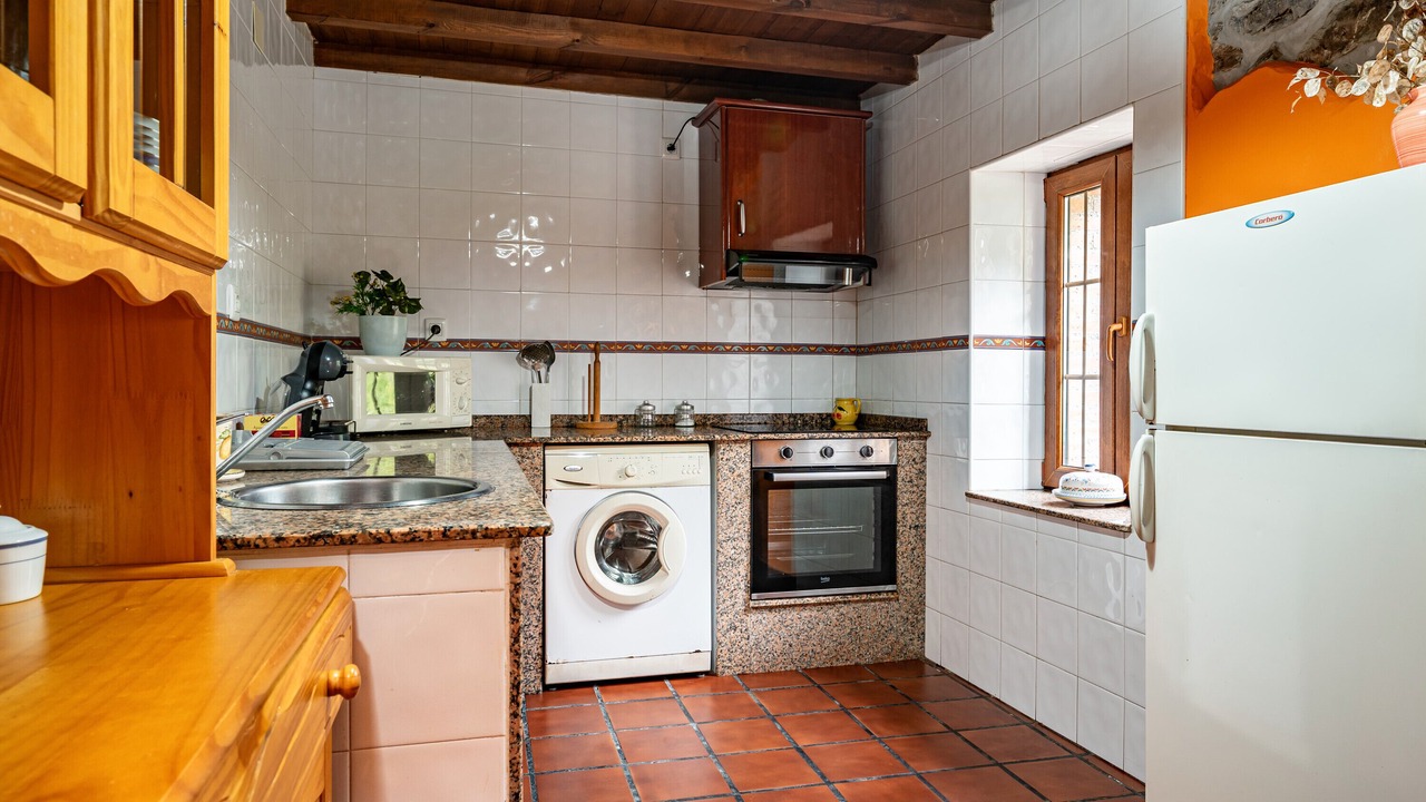 Photo of Kitchen in Santianes de Ola