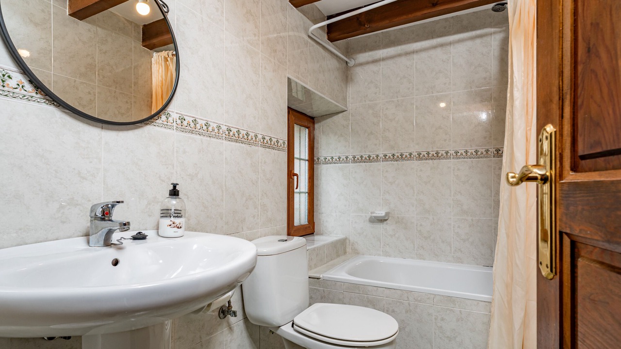 Photo of Bathroom in Santianes de Ola