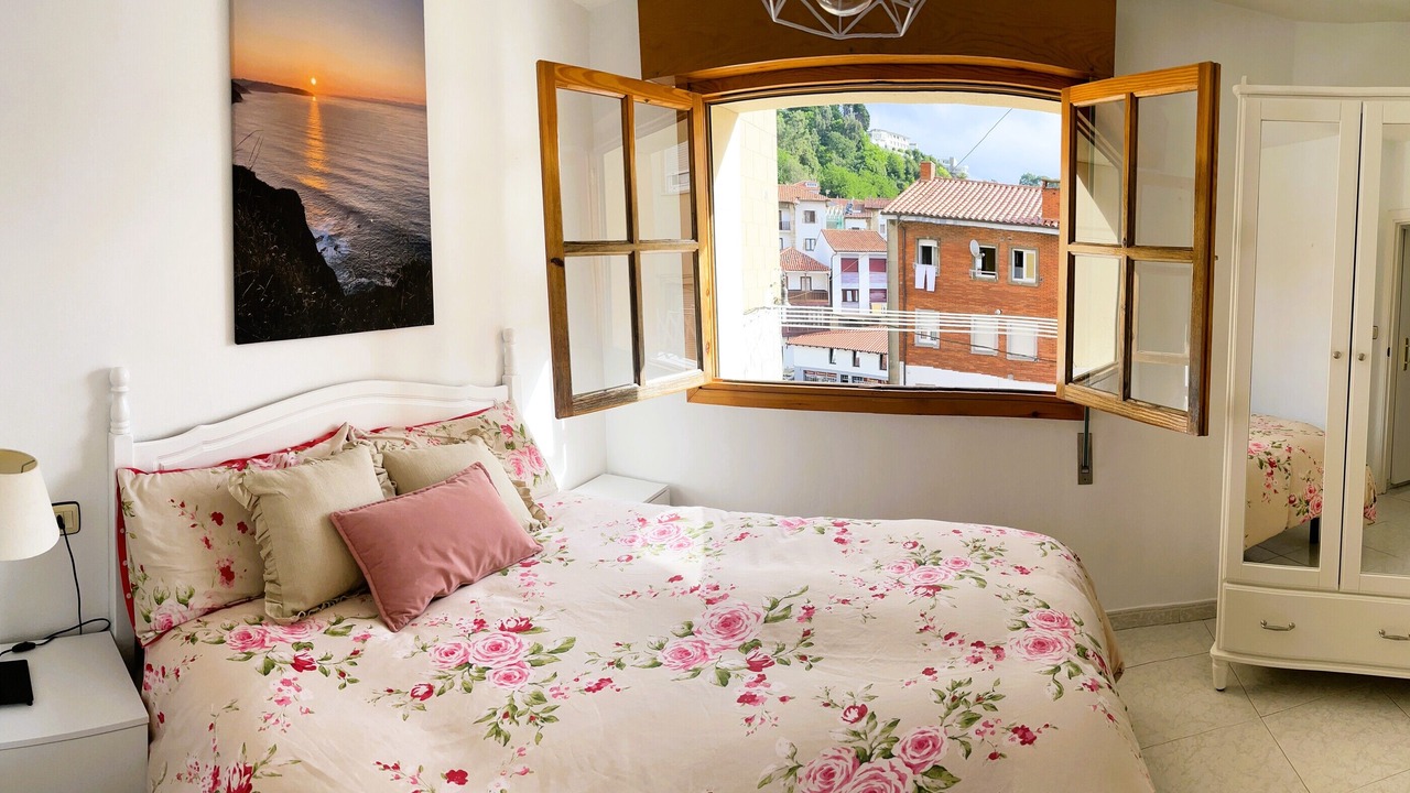 Photo of Bedroom in Lastres