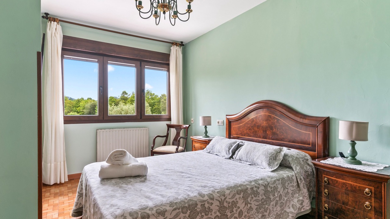 Photo of Bedroom in Sales