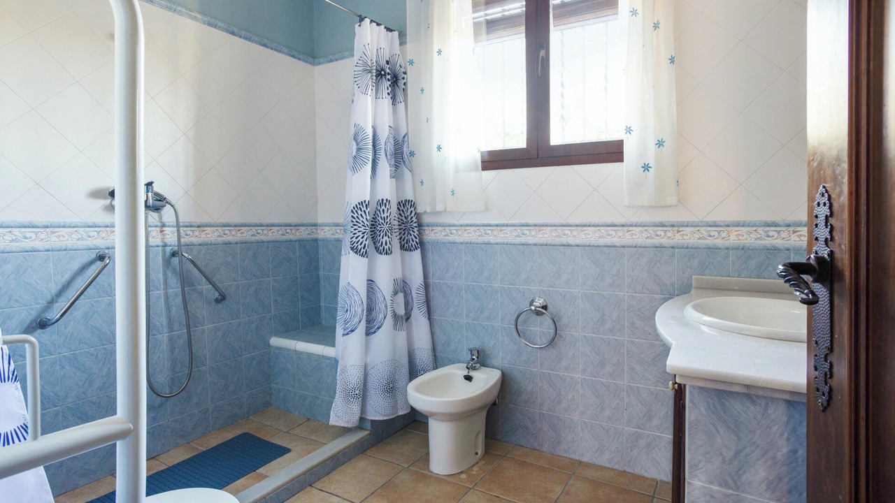 Photo of Bathroom in Carcabuey