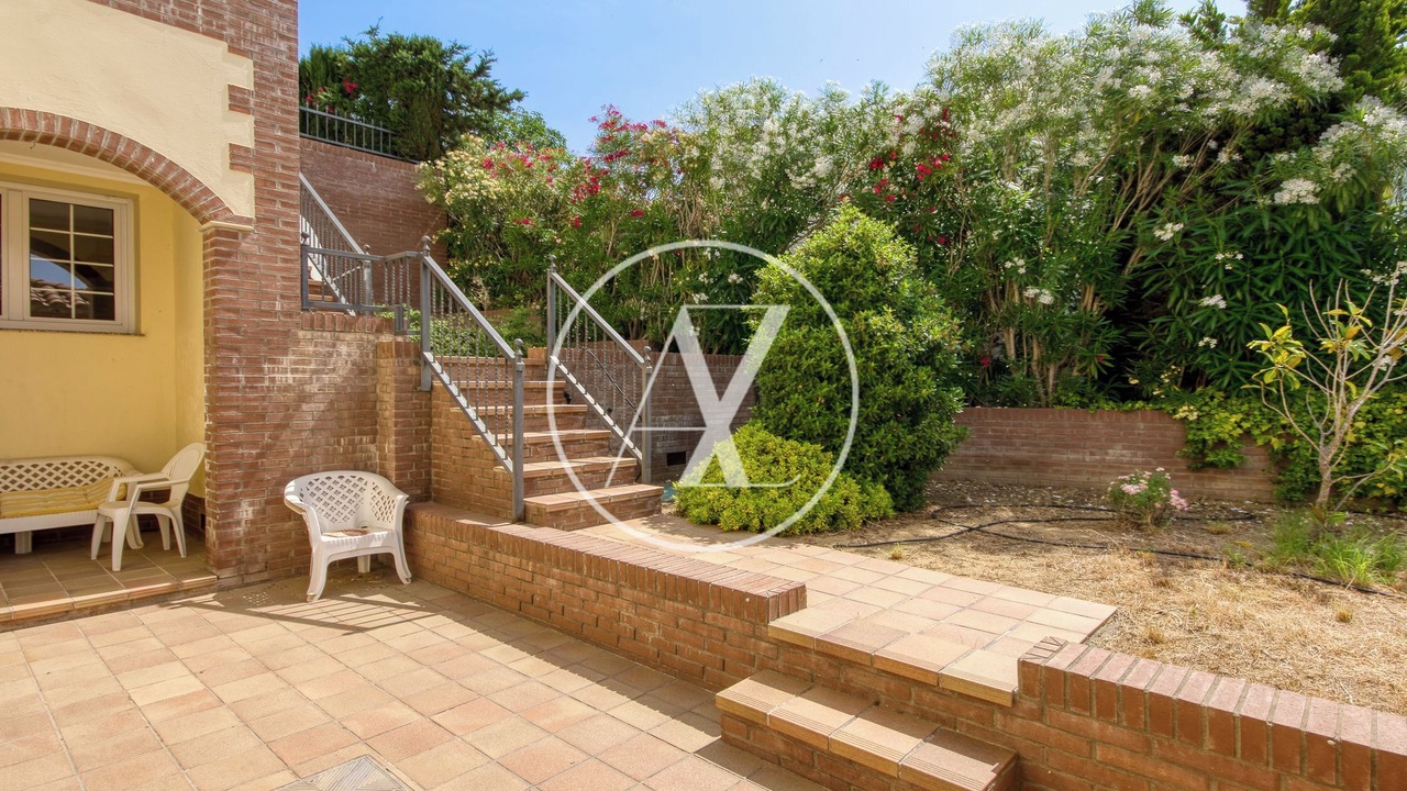 Photo of Patio Balcony in Palau-Saverdera
