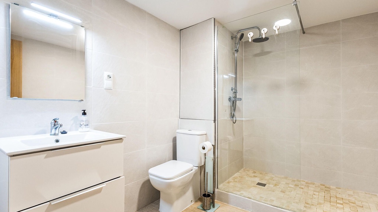Photo of Bathroom in Jeronimo y Avileses y Balsicas de Arriba