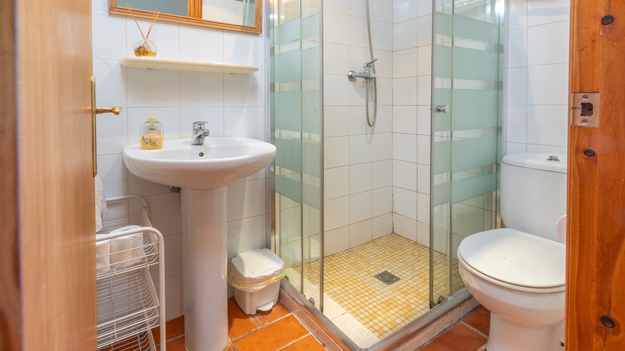 Photo of Bathroom in Camos