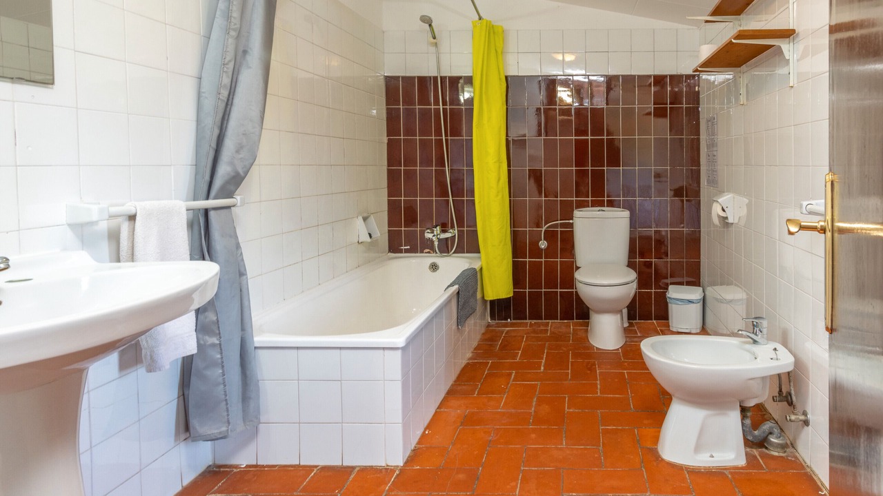 Photo of Bathroom in Camos