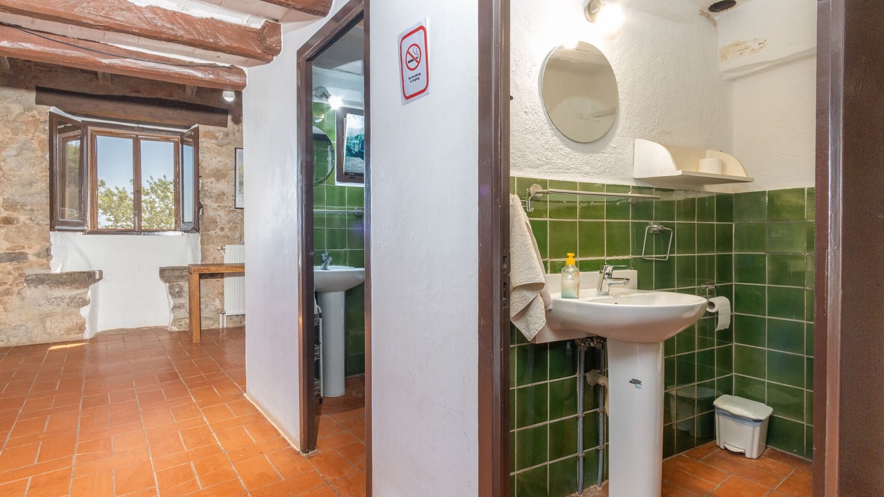 Photo of Bathroom in Camos