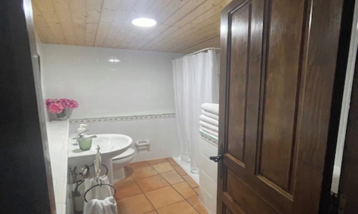 Photo of Bathroom in Andrin