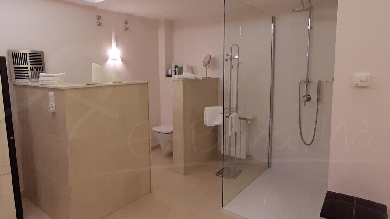 Photo of Bathroom in Palau-Saverdera