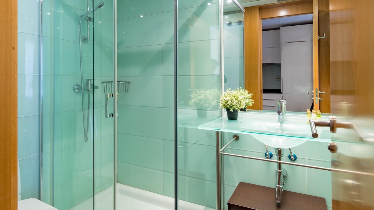 Photo of Bathroom in Trafalgar