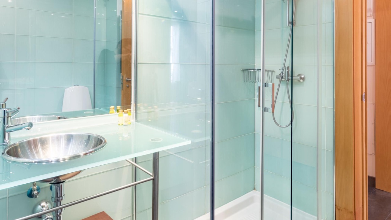Photo of Bathroom in Trafalgar