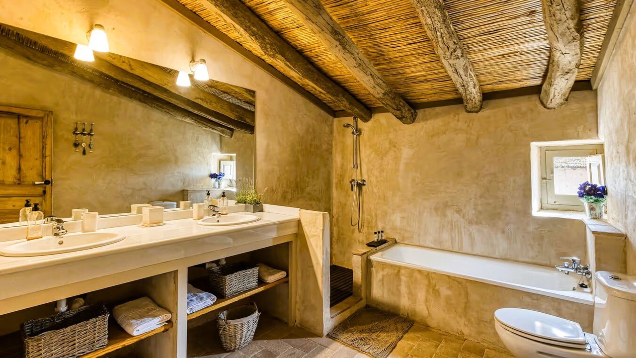 Photo of Bathroom in Riumors