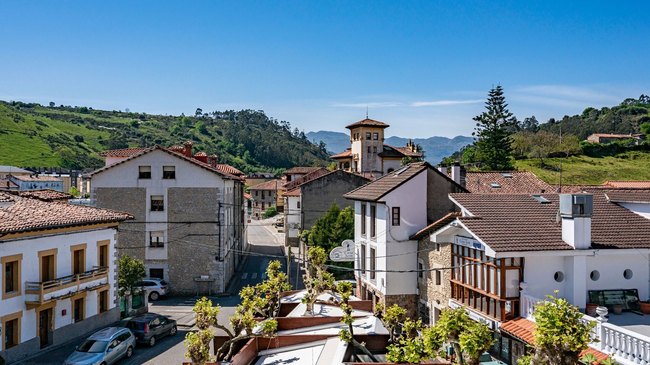 Photo of Others in Bustio