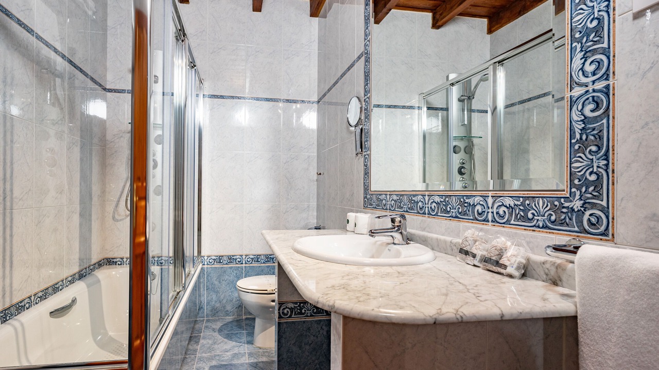 Photo of Bathroom in Bustio