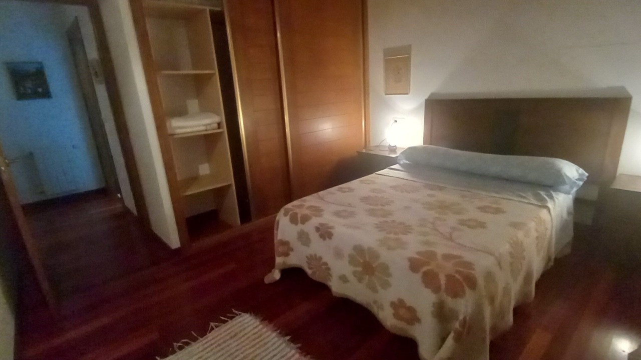 Photo of Bedroom in Poo