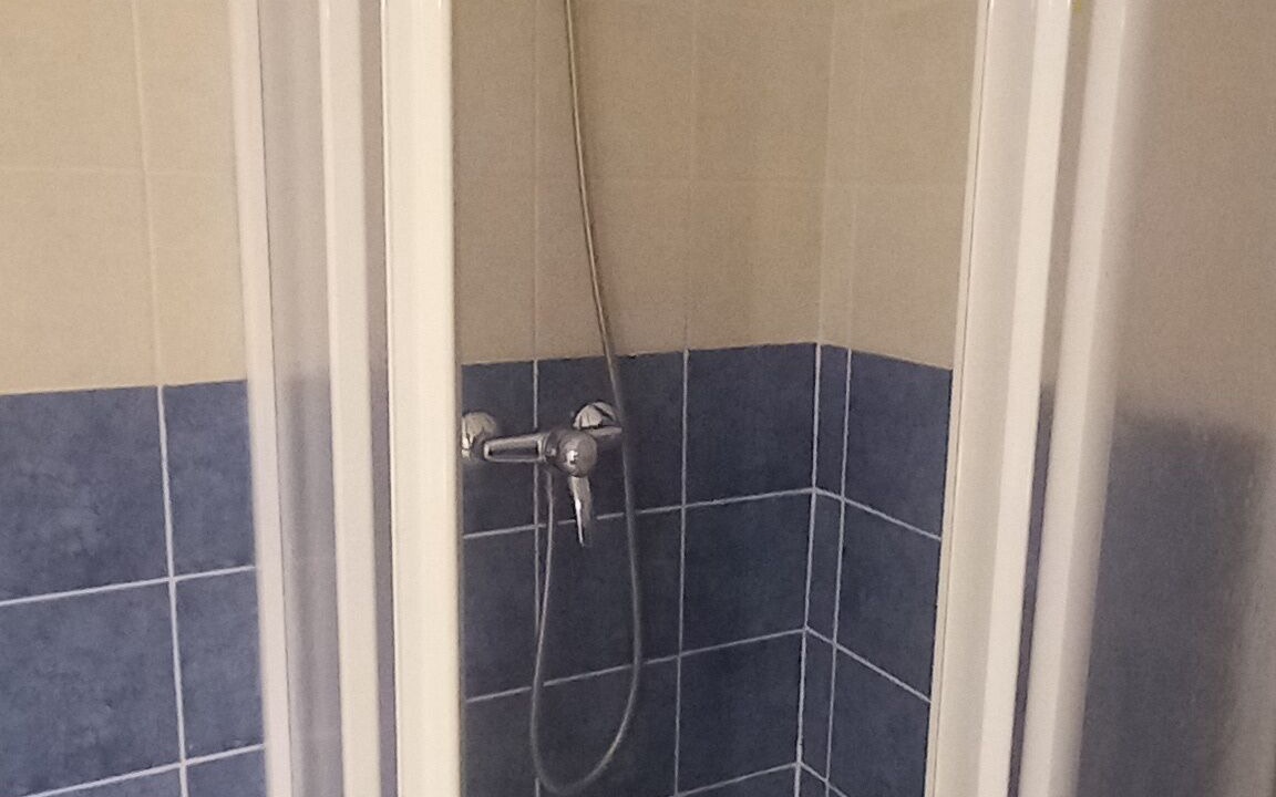 Photo of Bathroom in Poo