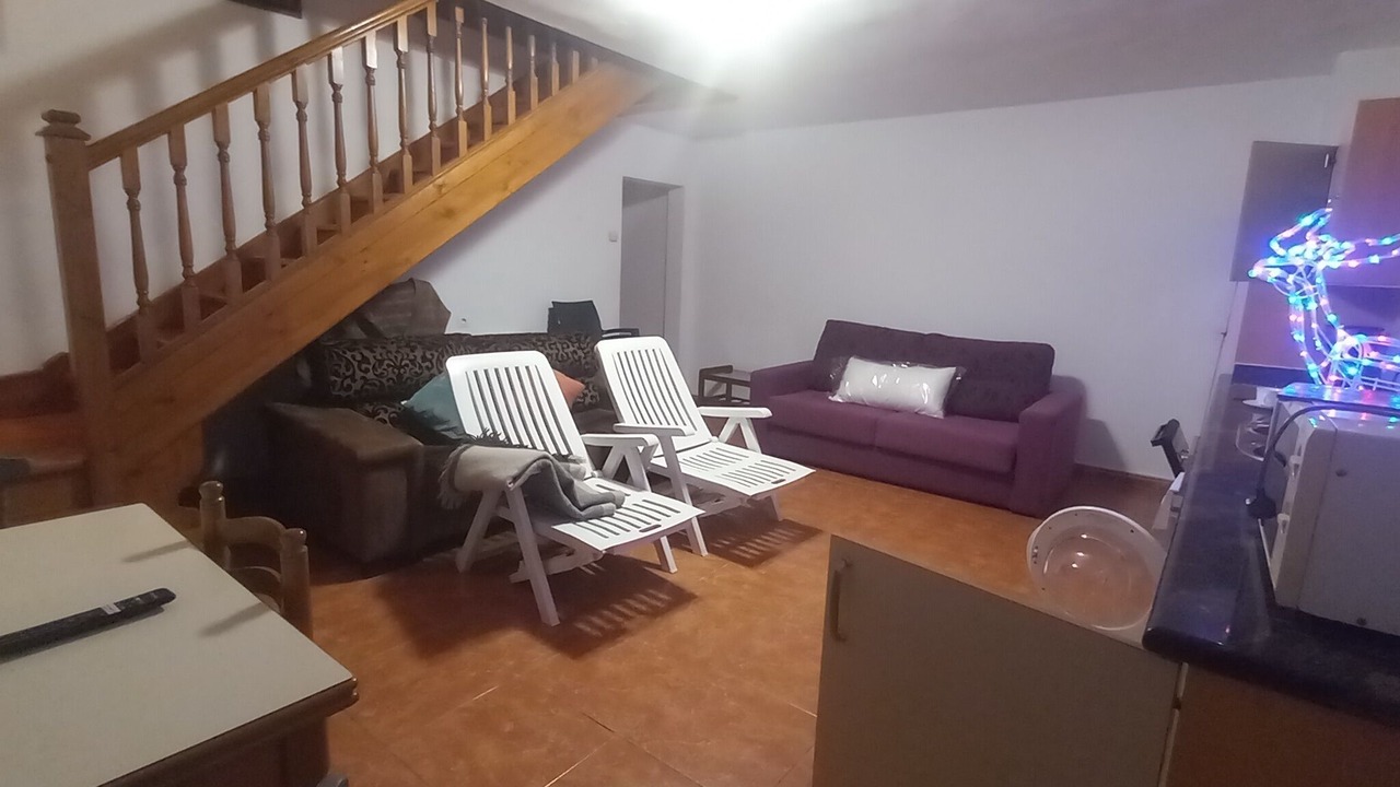 Photo of Livingroom in Poo