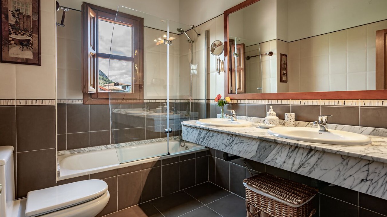 Photo of Bathroom in Linares