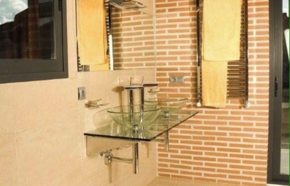 Photo of Bathroom in Pradena