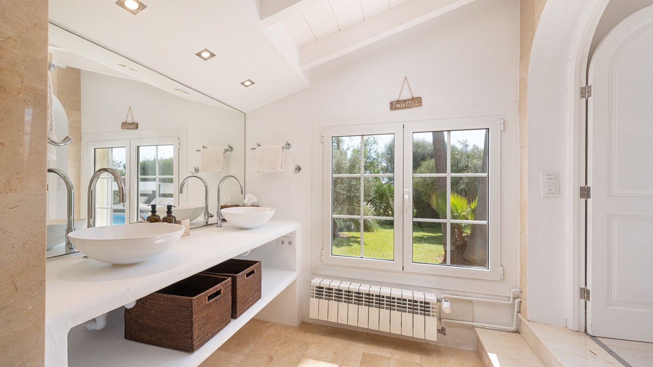 Photo of Bathroom in Portol