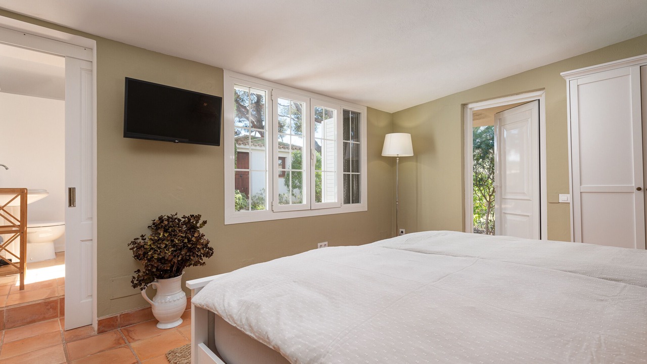 Photo of Bedroom in Portol