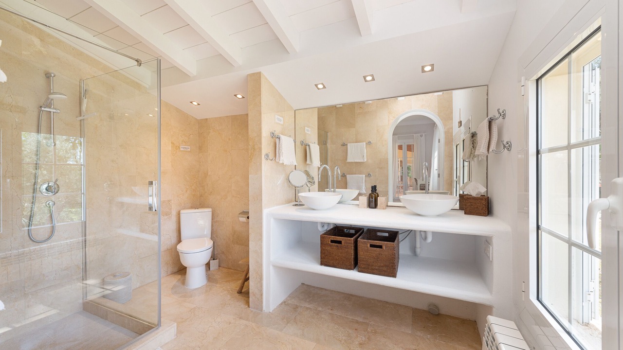 Photo of Bathroom in Portol