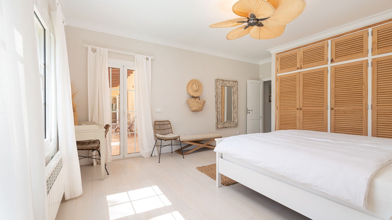 Photo of Bedroom in Portol
