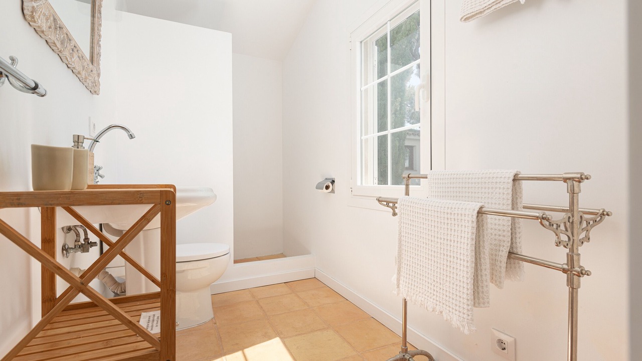 Photo of Bathroom in Portol