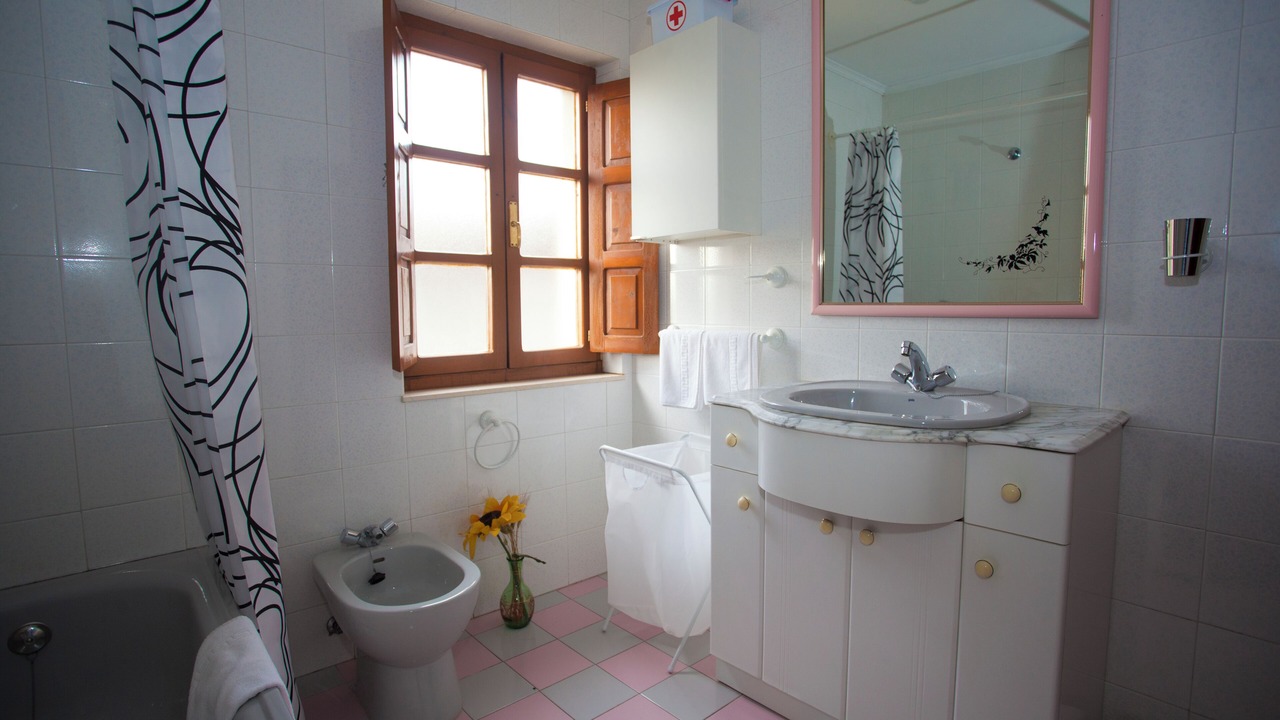 Photo of Bathroom in Collia