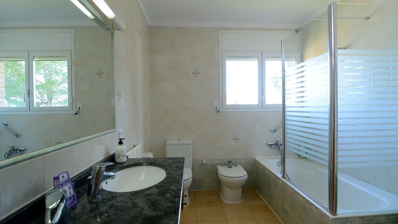 Photo of Bathroom in Garrigoles