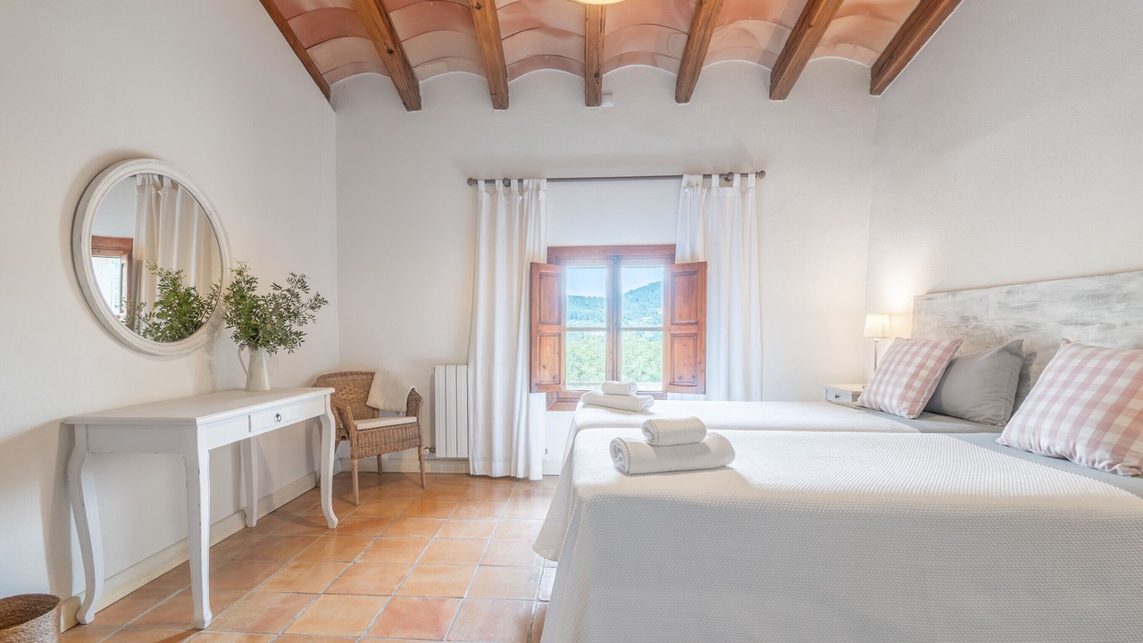 Photo of Bedroom in Establiments