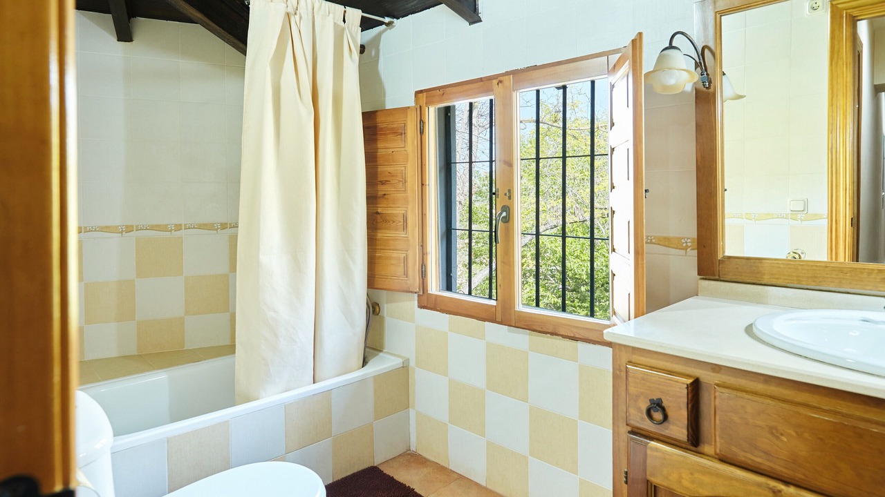 Photo of Bathroom in Villanueva del Arzobispo