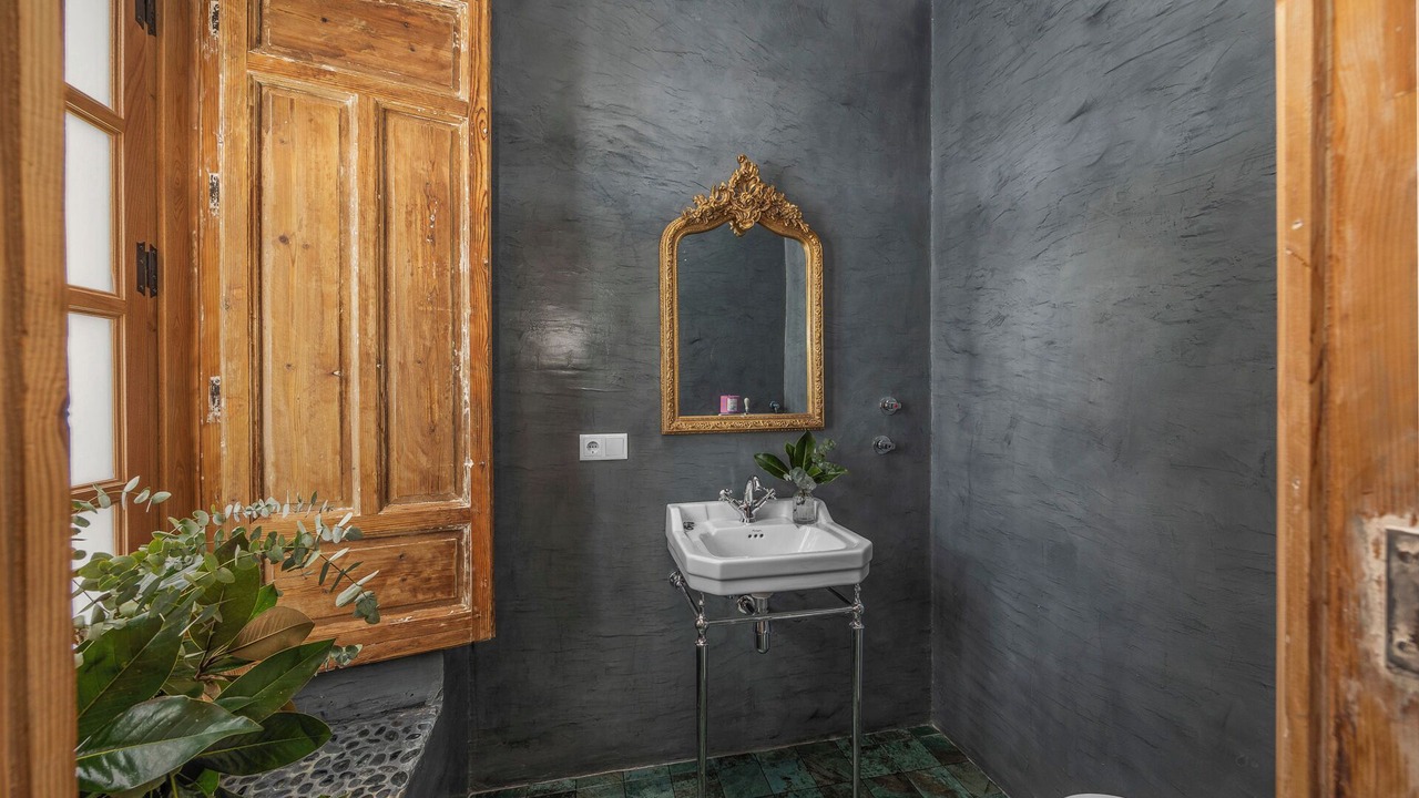 Photo of Bathroom in Higuera de la Sierra