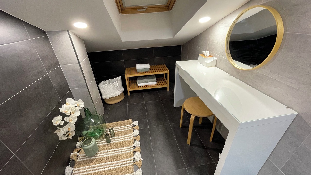 Photo of Bathroom in Moana