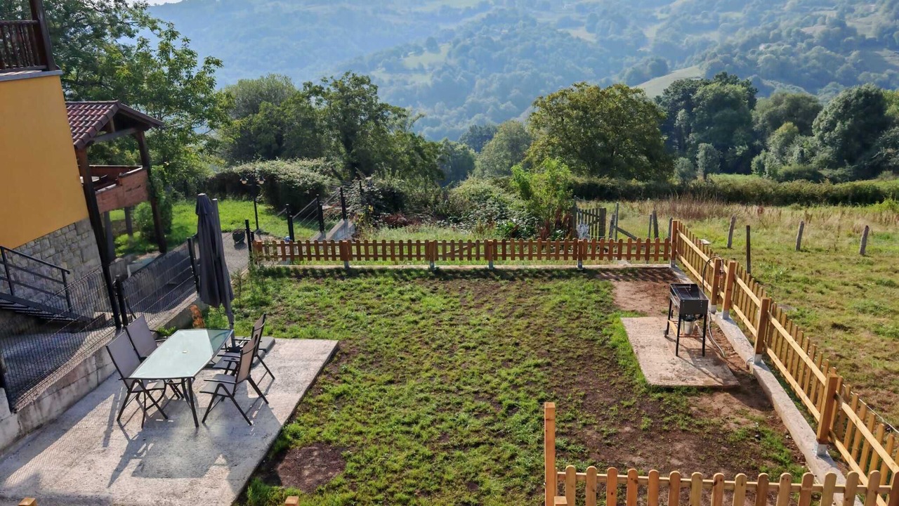 Photo of Outdoor in Parres